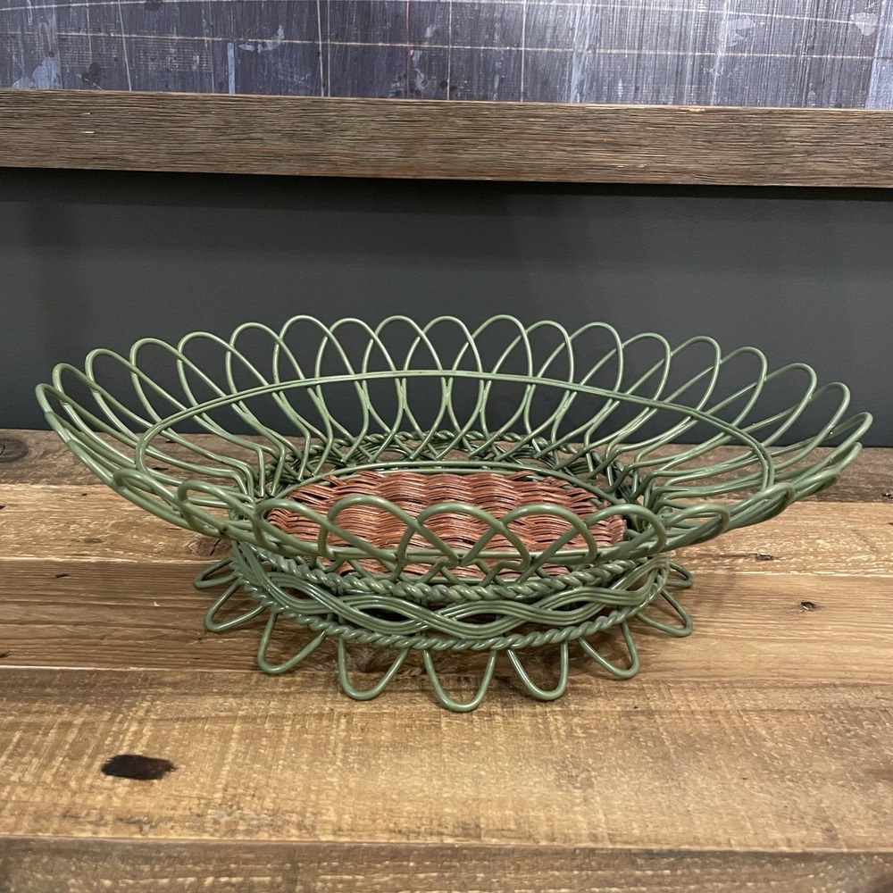 Rare Vintage 1998 VILLEROY & BOCH Green Coated Wire Wicker Oval Bread Basket